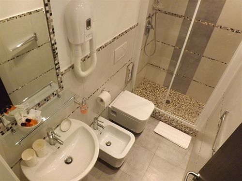Vatican Accommodations Roma Esterno foto